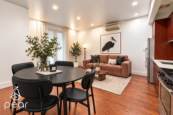 Living room, photo 1