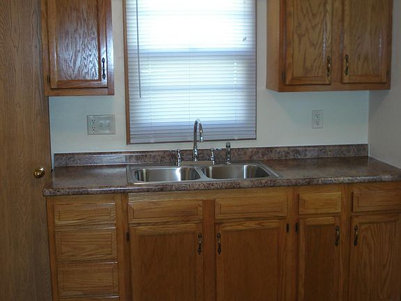Kitchen area with eating space 