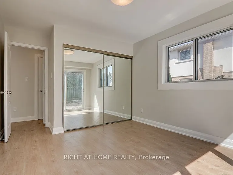 2126 Varency Dr — Photo 17