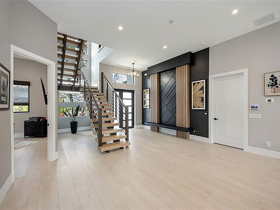 3rd image of 2314 Prospect St