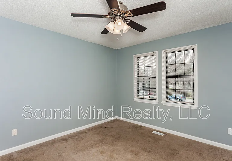 2809 Ferret Ct — Photo 18