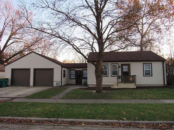 2nd image of 415 E Kankakee River Dr