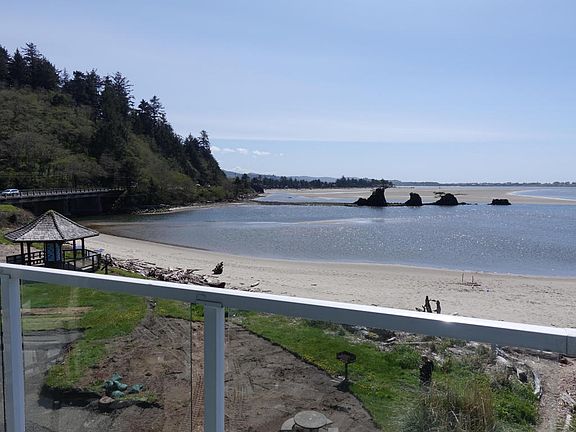 3rd image of 5201 SW Us-101 Unit 307