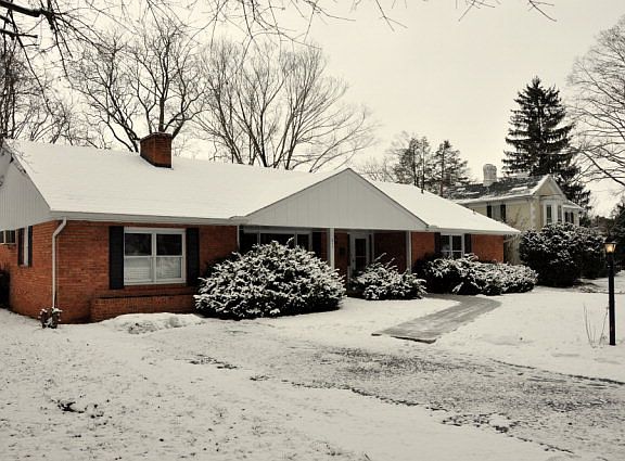 2nd image of 211 S Jefferson St