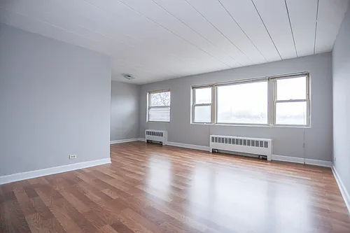 5653 N Christiana Ave #3W Photo 1