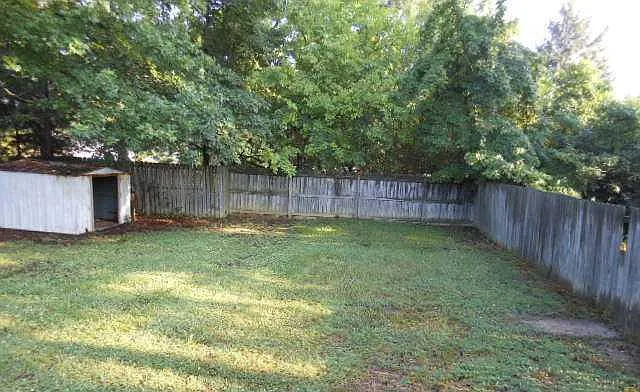 128 Old Thompson Ave — Photo 2