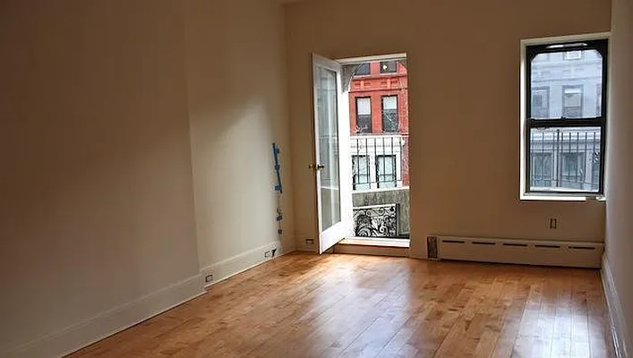 Rented by La Seven Inc. | media 16