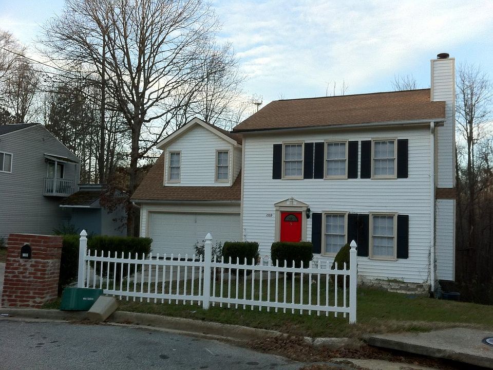 1st image of 1559 Silver Lake Dr