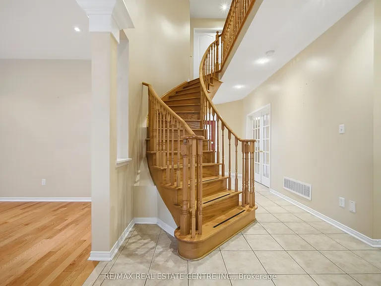 5218 Oscar Peterson Blvd — Photo 26