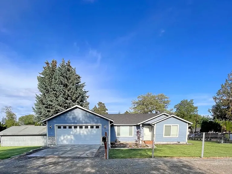 2603 S 86th Ave — Photo 1