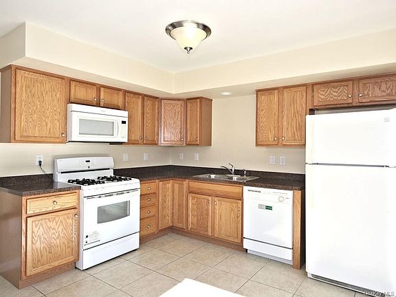 3rd image of 144 Hale Ave #1