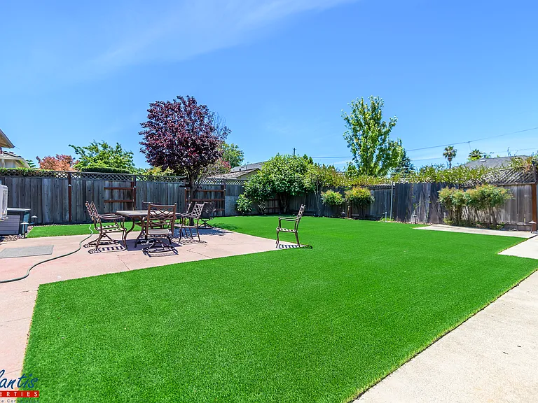 365 Macarthur Ave — Photo 15