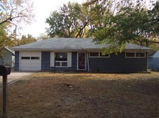 2520 SW Moundview Dr, Topeka, KS 66614