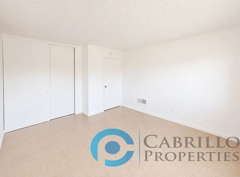 925 Martin Dr #2 — Photo 9