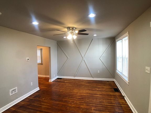 Spacious Living room!