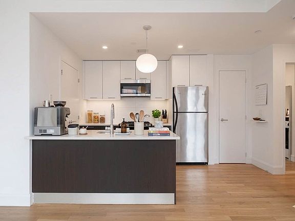 4th image of 525 Union Ave #Pha