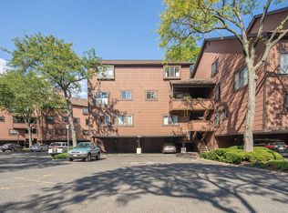 233 Sunset Ky, Secaucus, NJ 07094