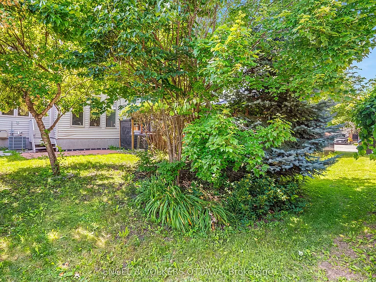 729 Nakina Way — Photo 45