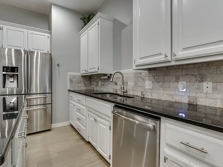 2701 Shady Tree Ln — Photo 12