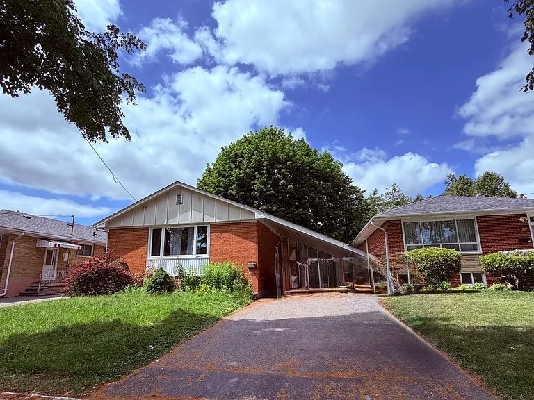 34 Ludgate Dr #BASEMENT — Photo 1