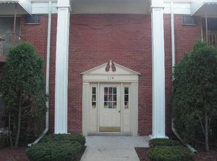 114 S Cass Ave APT 8, Westmont, IL 60559