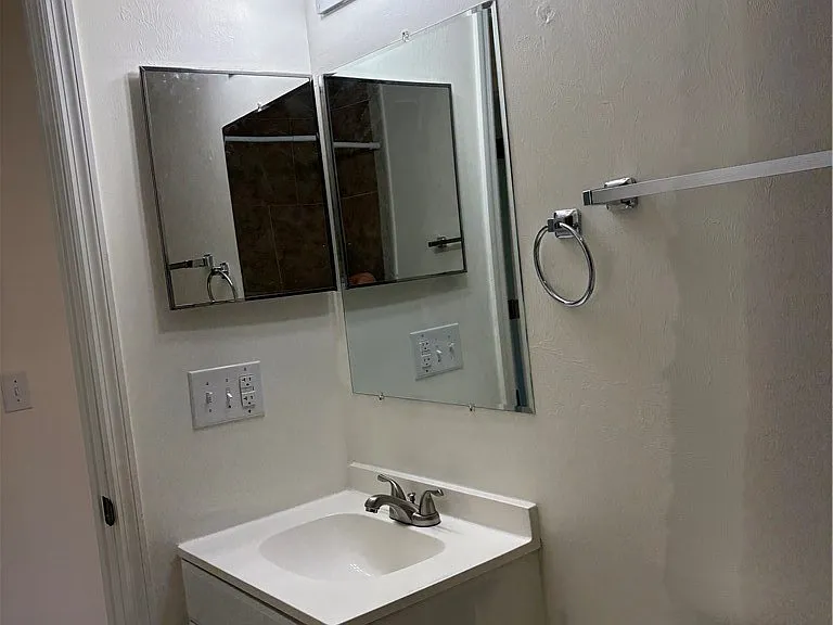 1117 SW 8th Pl — Photo 12