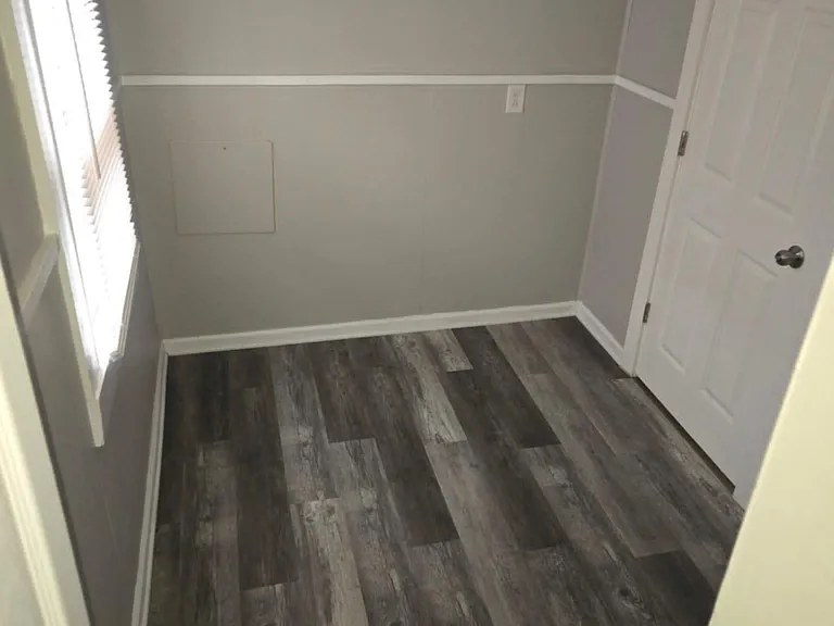 1125 Rowley Ave — Photo 1
