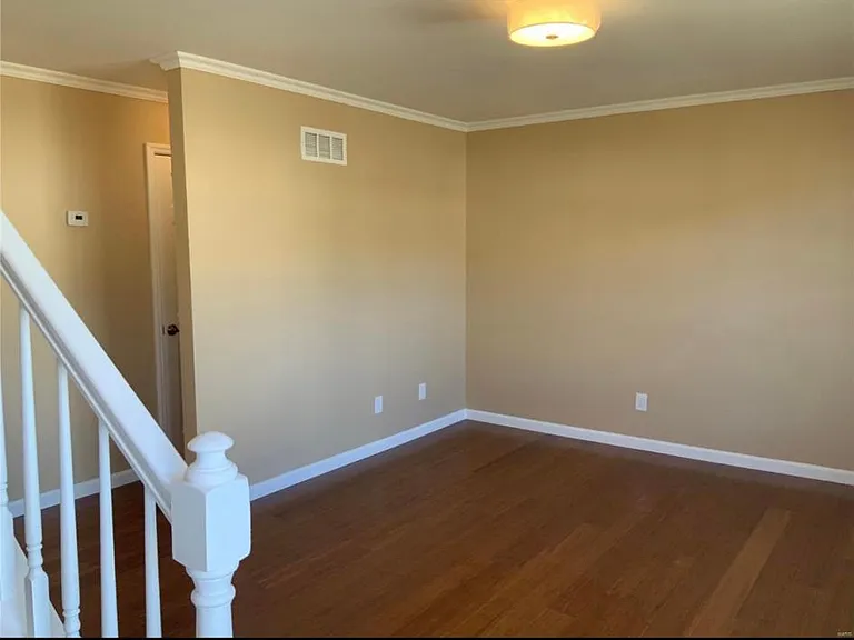 409 Omar Ct — Photo 11