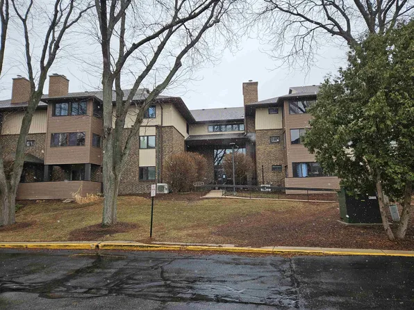 2 Maple Wood Ln Unit 27, Madison, WI 53704