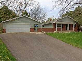 N84W18216 Seneca Dr, Menomonee Falls, WI 53051