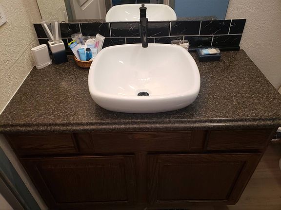 3rd image of 37843 Sparrowson Ave
