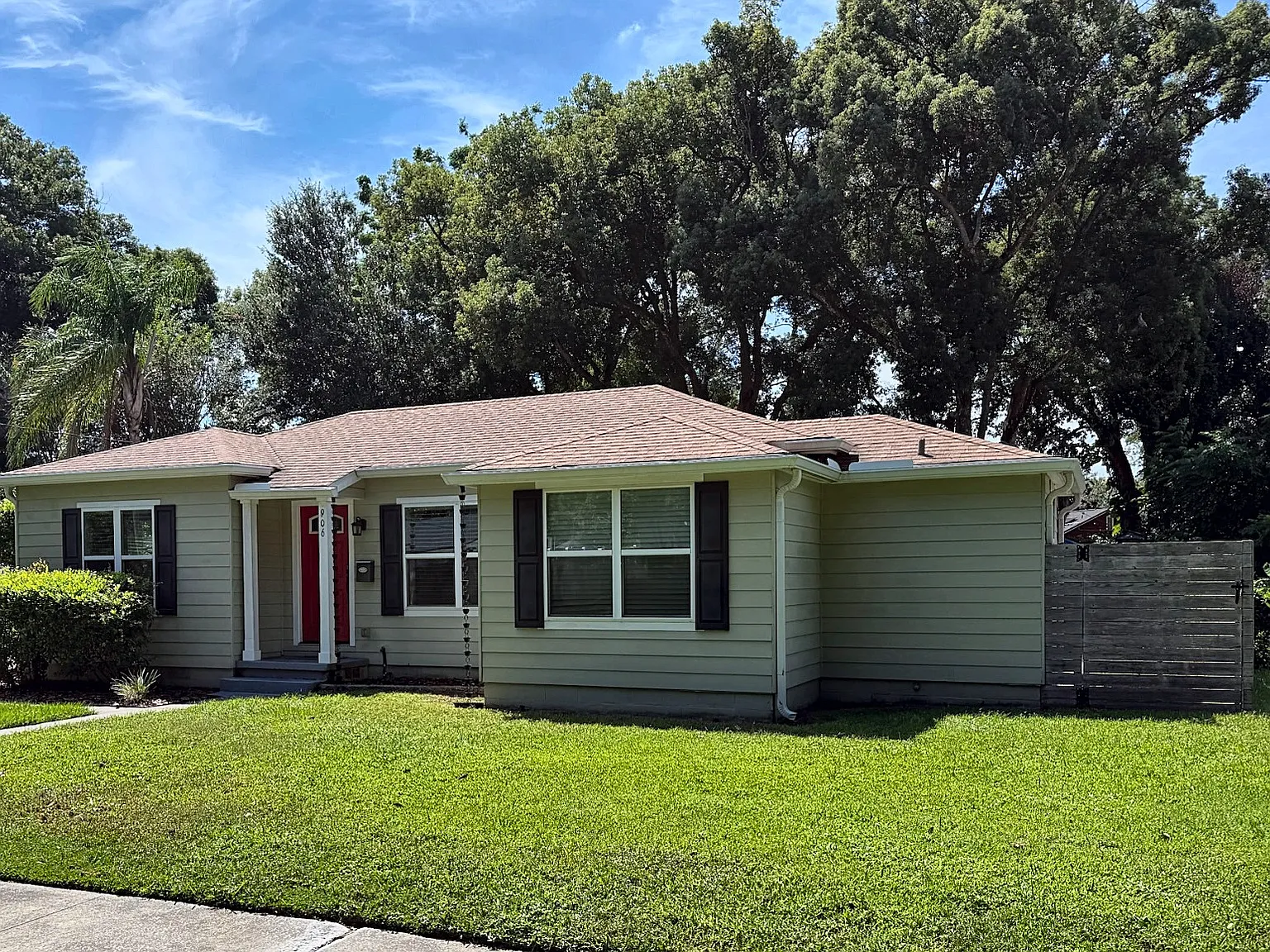 3 bed, 1740 sqft, $2,500 — Photo 2
