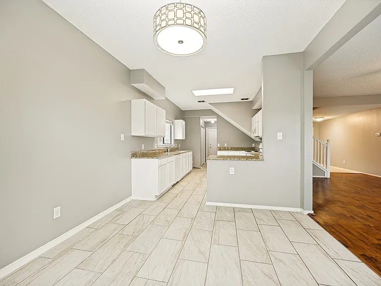 12010 Peachtree Ln — Photo 12