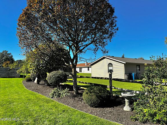 5th image of 910 Cardinal Dr