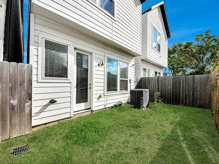5402 Margarita St — Photo 32