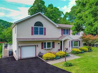 79 Washington Dr, Highland Mills, NY 10930