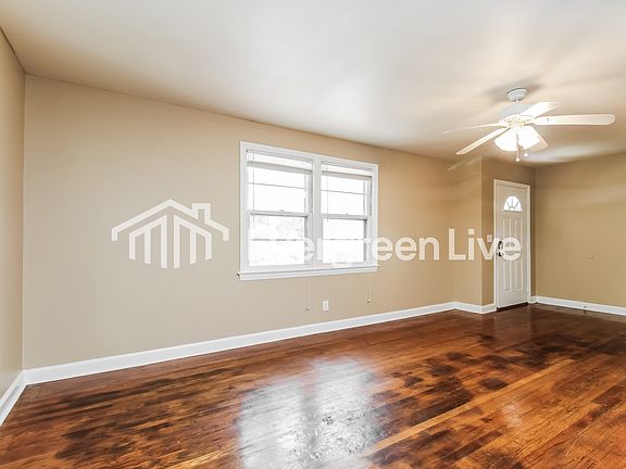 2nd image of 3019 Oakhaven Rd