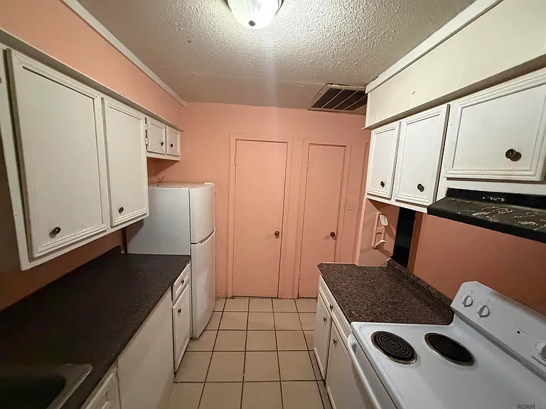 6879 Cezanne Ave #C — Photo 4
