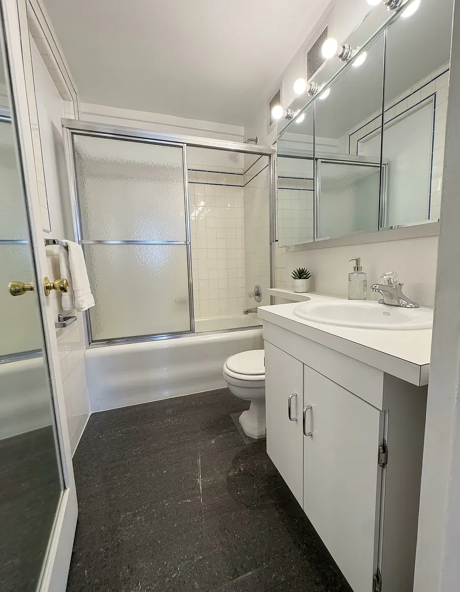 150 East 39th Street — Photo 4