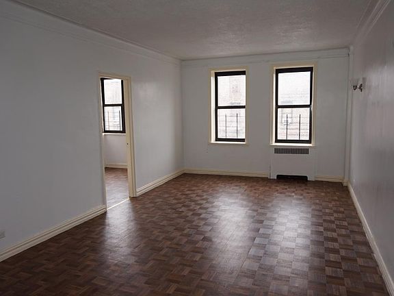 4th image of 1160 Evergreen Ave APT 4E