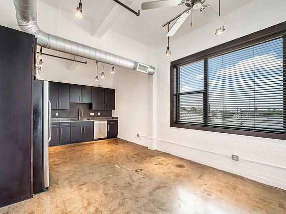 2nd image of 831 S Flores St Ste 2304