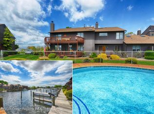 10 Sea Point Dr, Point Pleasant Beach, NJ 08742