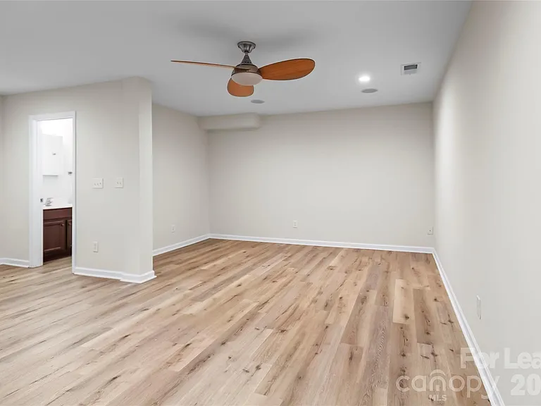 417 Armour St — Photo 36