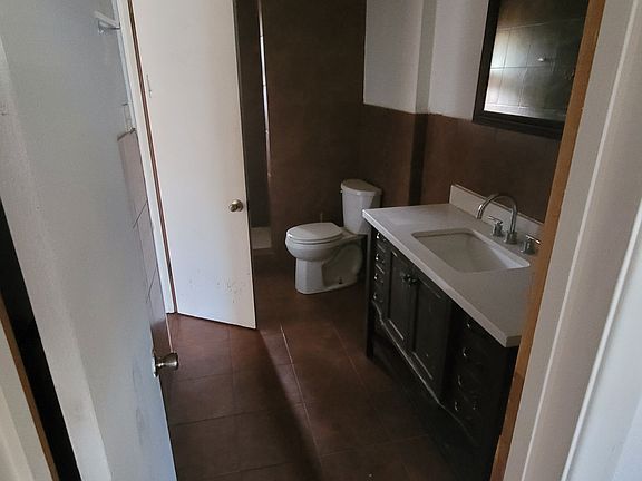 2nd image of 418 Fairview Dr