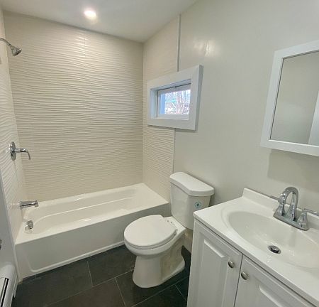 5th image of 323 Rutherford Ave #1