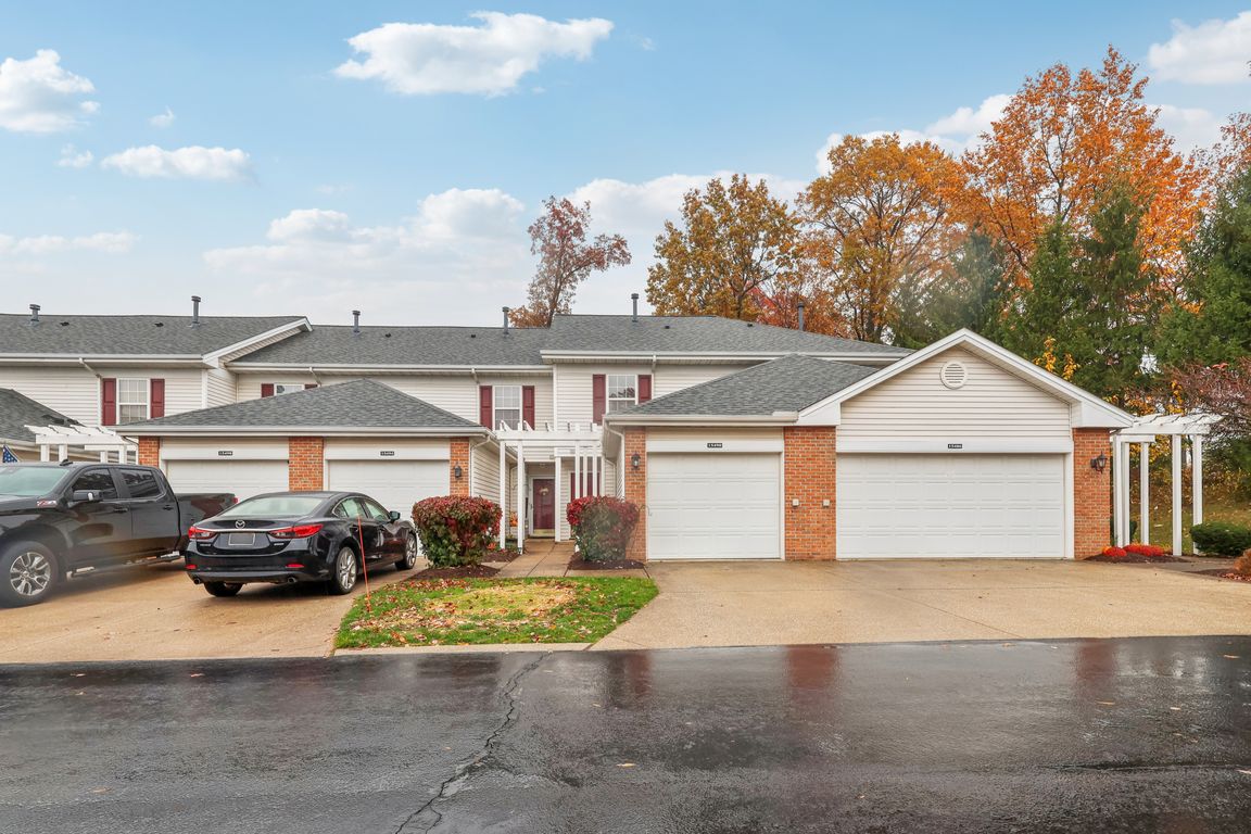 Oakshire Ct-S1011-001.jpg