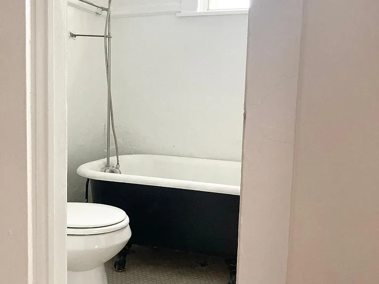 1112 Highland St N #3 — Photo 7