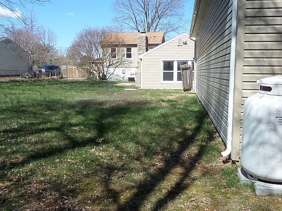5th image of 101 Stevens Dr