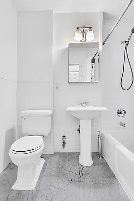 Rented by Cooper & Cooper Real Estate | media 7