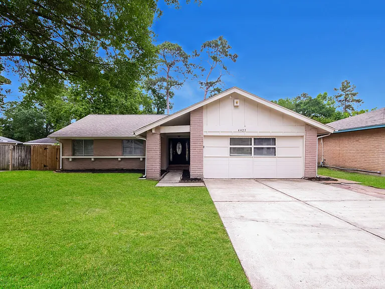 4422 Monteith Dr — Photo 1
